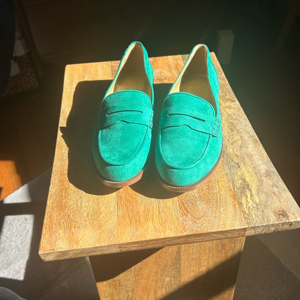 Jcrew Women’s Green Suede Penny Loafers, size 8 1/2